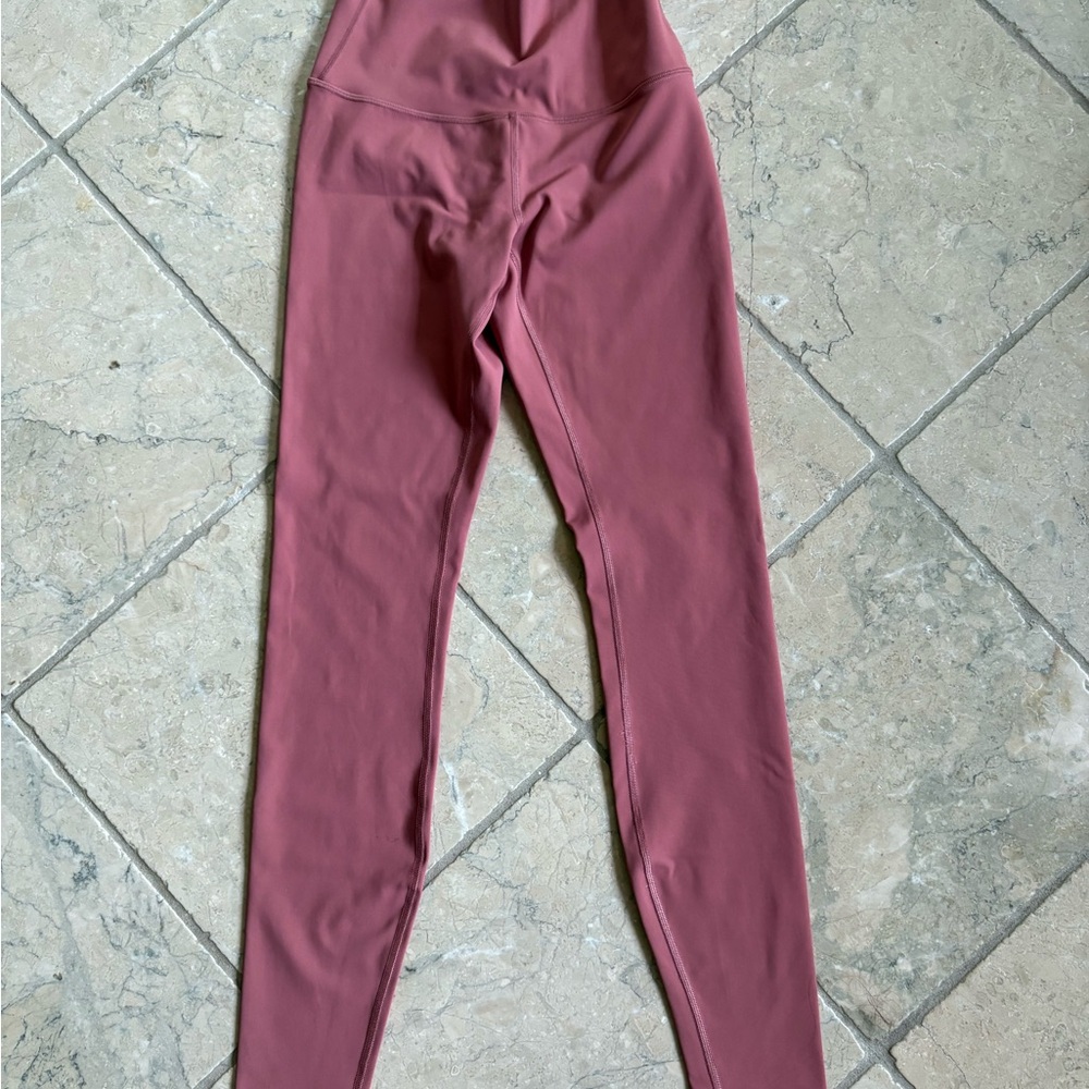 Lululemon wonder under size 4